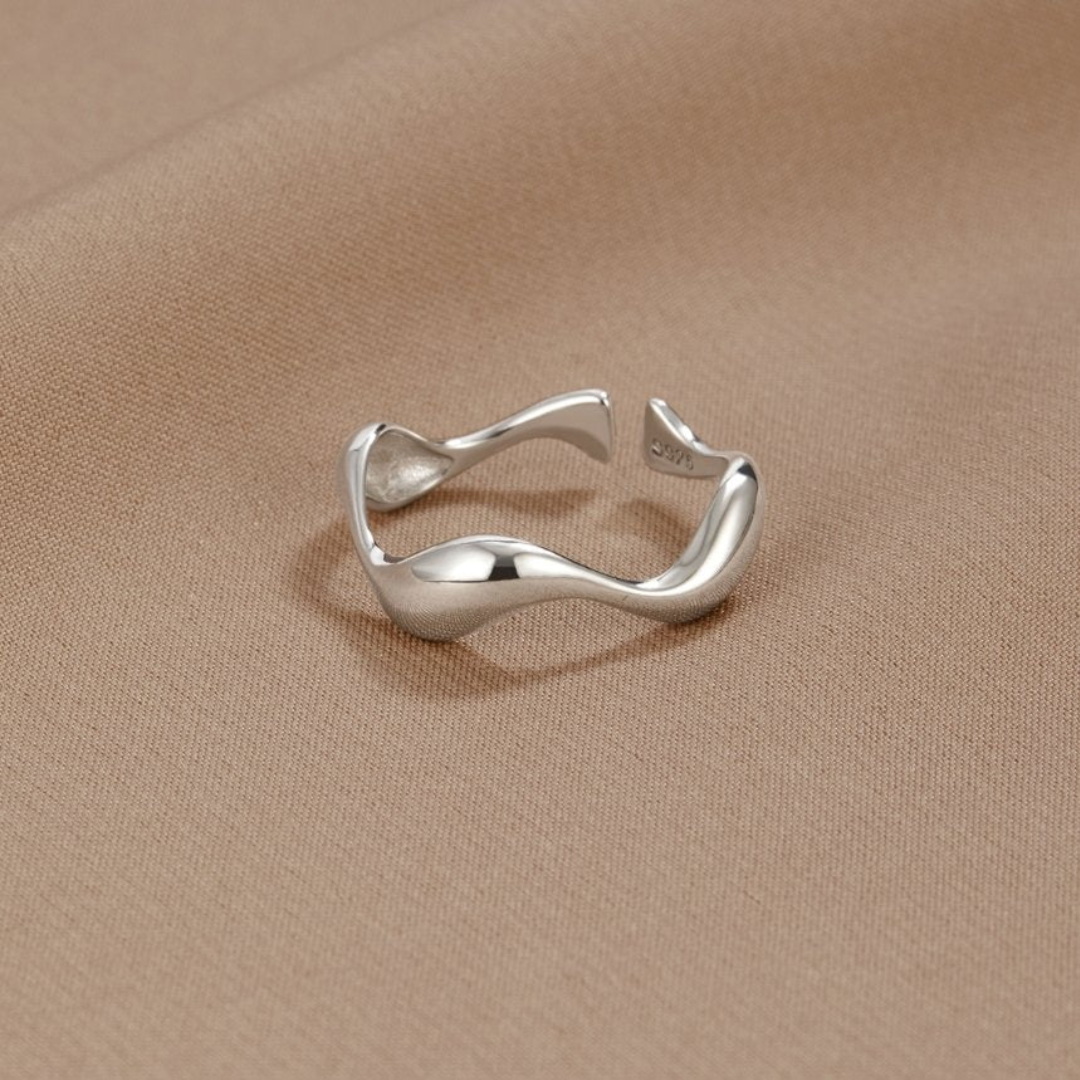 Wave Band Ring