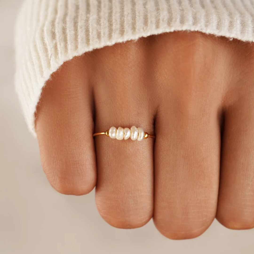 Static Pearl Ring